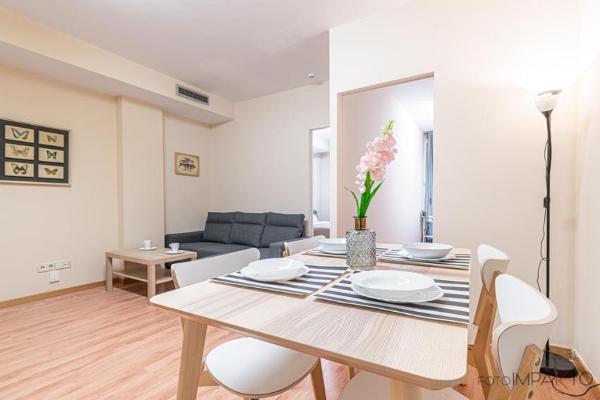 #10Oca7 - Apartamento En Vista Alegre Madrid Exterior photo